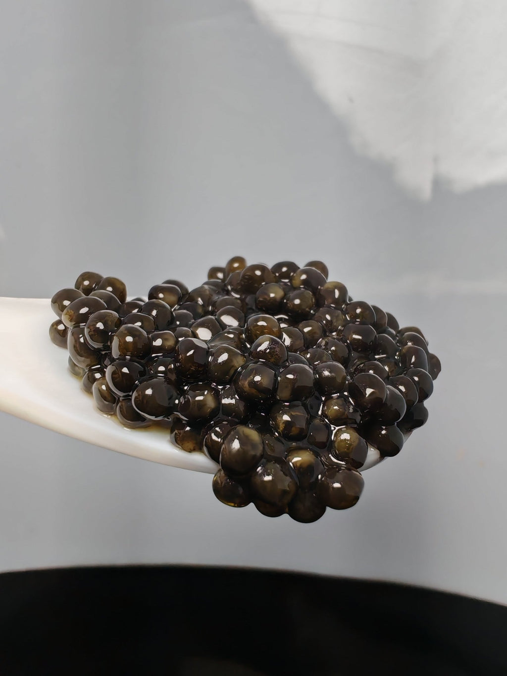 Osciètre Kaviar Blue Label — Schweizer Premium Kaviar — CaviarNoir.ch